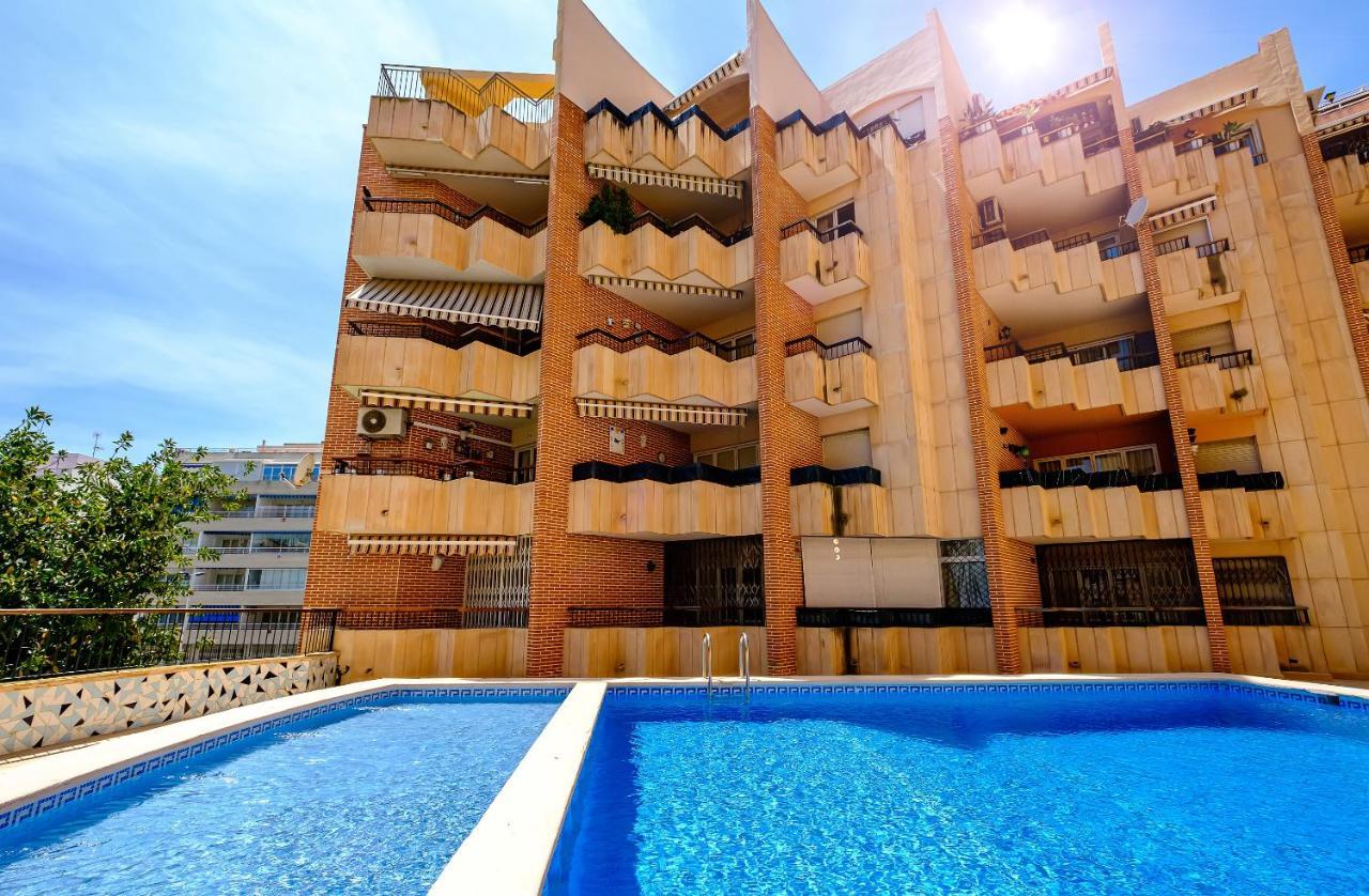 Holiday Royal Suite Concordia Torrevieja Bagian luar foto