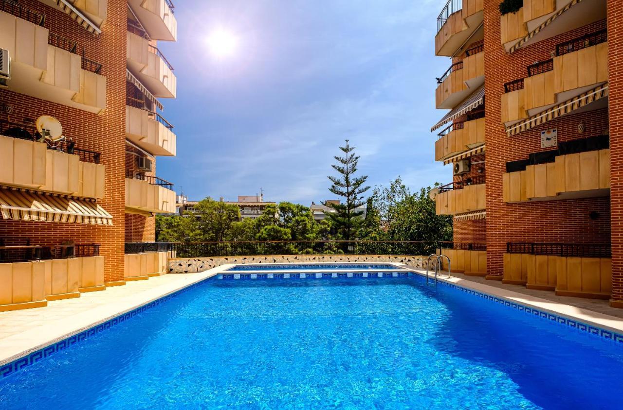 Holiday Royal Suite Concordia Torrevieja Bagian luar foto