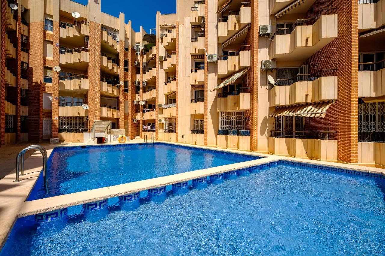 Holiday Royal Suite Concordia Torrevieja Bagian luar foto