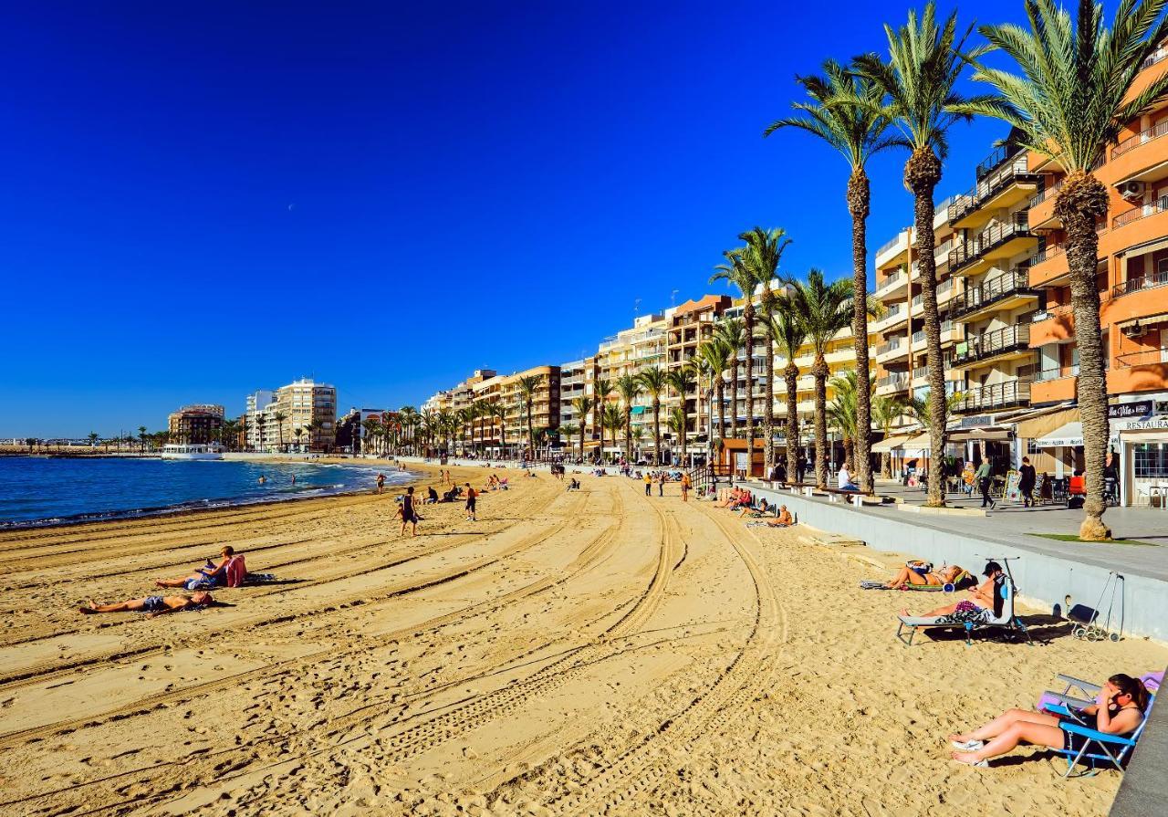 Holiday Royal Suite Concordia Torrevieja Bagian luar foto