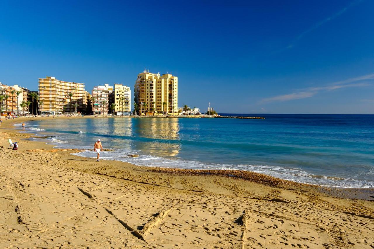 Holiday Royal Suite Concordia Torrevieja Bagian luar foto