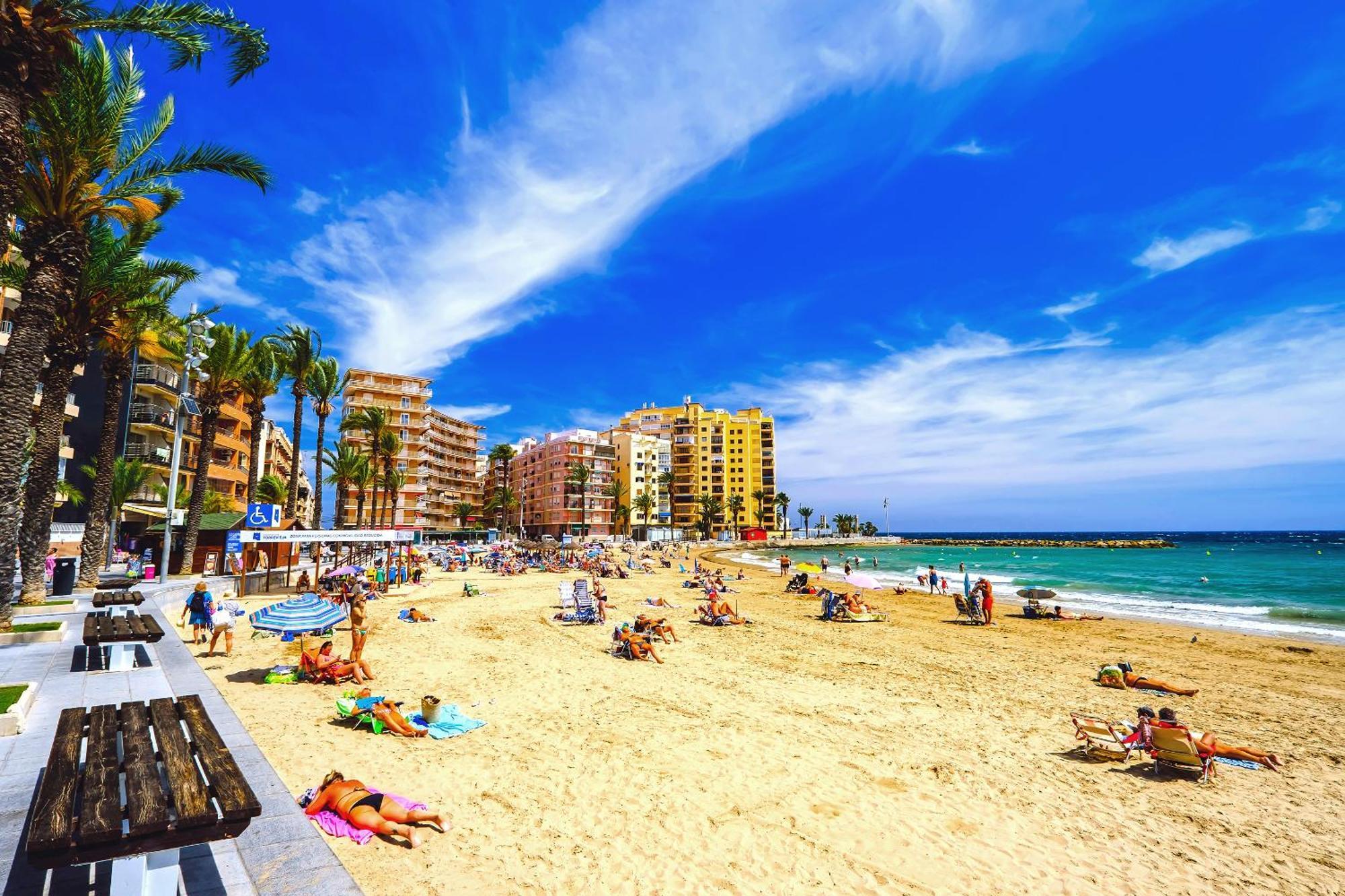 Holiday Royal Suite Concordia Torrevieja Bagian luar foto
