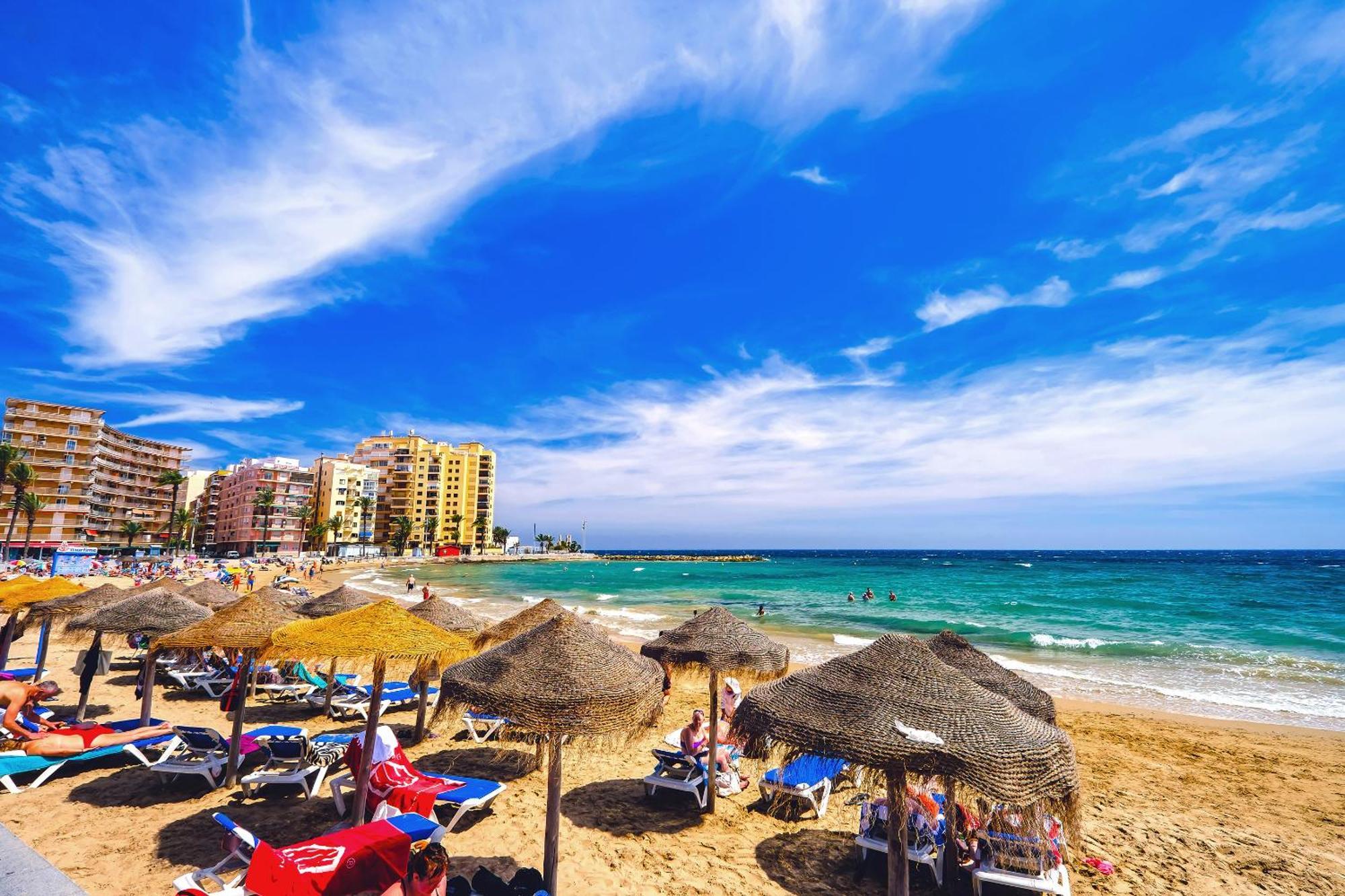 Holiday Royal Suite Concordia Torrevieja Bagian luar foto