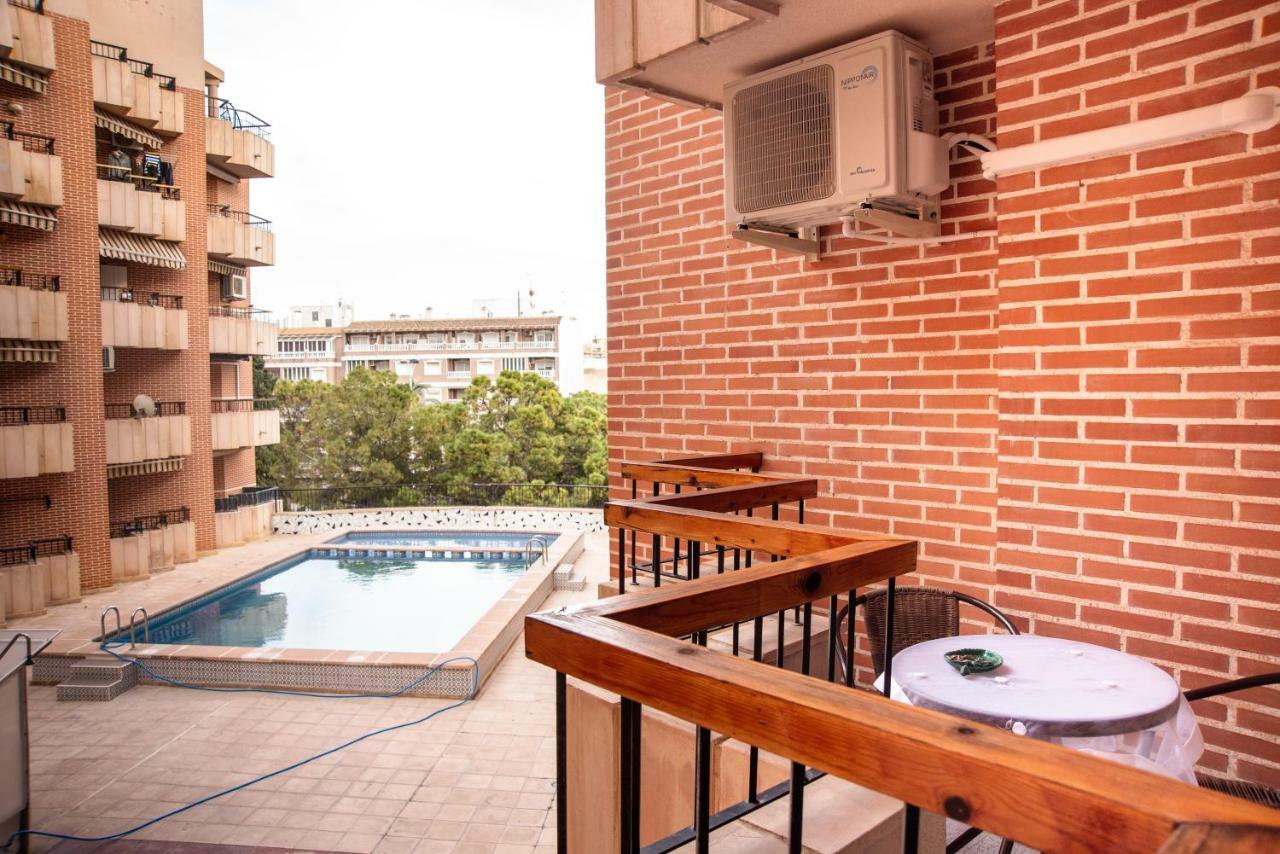 Holiday Royal Suite Concordia Torrevieja Bagian luar foto