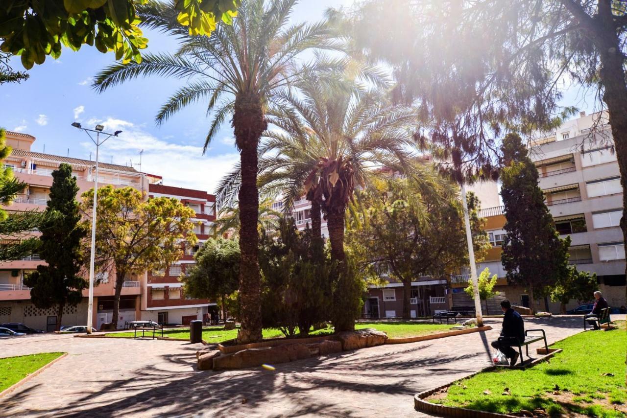 Holiday Royal Suite Concordia Torrevieja Bagian luar foto