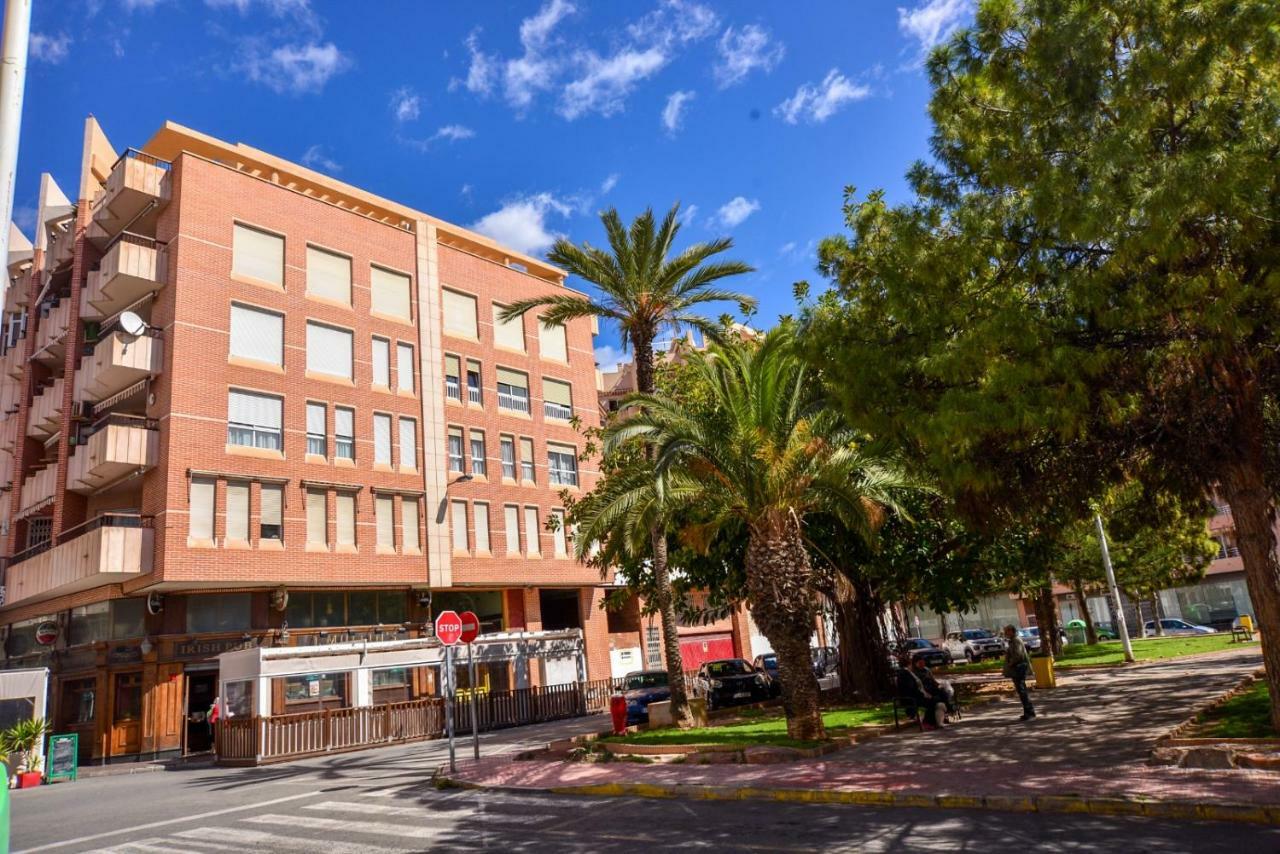Holiday Royal Suite Concordia Torrevieja Bagian luar foto